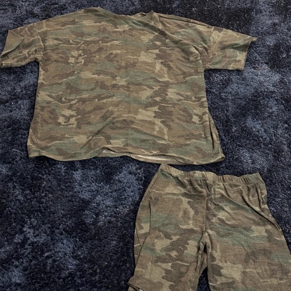 Fashion Nova 2 piece Set - Picture 2 of 2